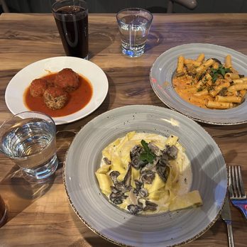 Blade 1936 - Pappardelle ai funghi e olio tartufato & Rigatoni con Salsiccia e Funghi w meatballs on the side - Pizza Near Me - Oceanside, California
