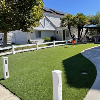 Scotts Artificial Grass - Front Yard, No Visible Seam. - Artificial Turf Near Me