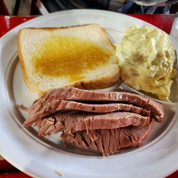 Hammond's BBQ - Barbeque Near Me - Glen Rose, Texas