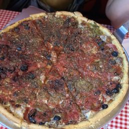 Me G's Famous!  Extraordinary pizza!!!
