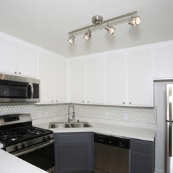 Lake House Apartments