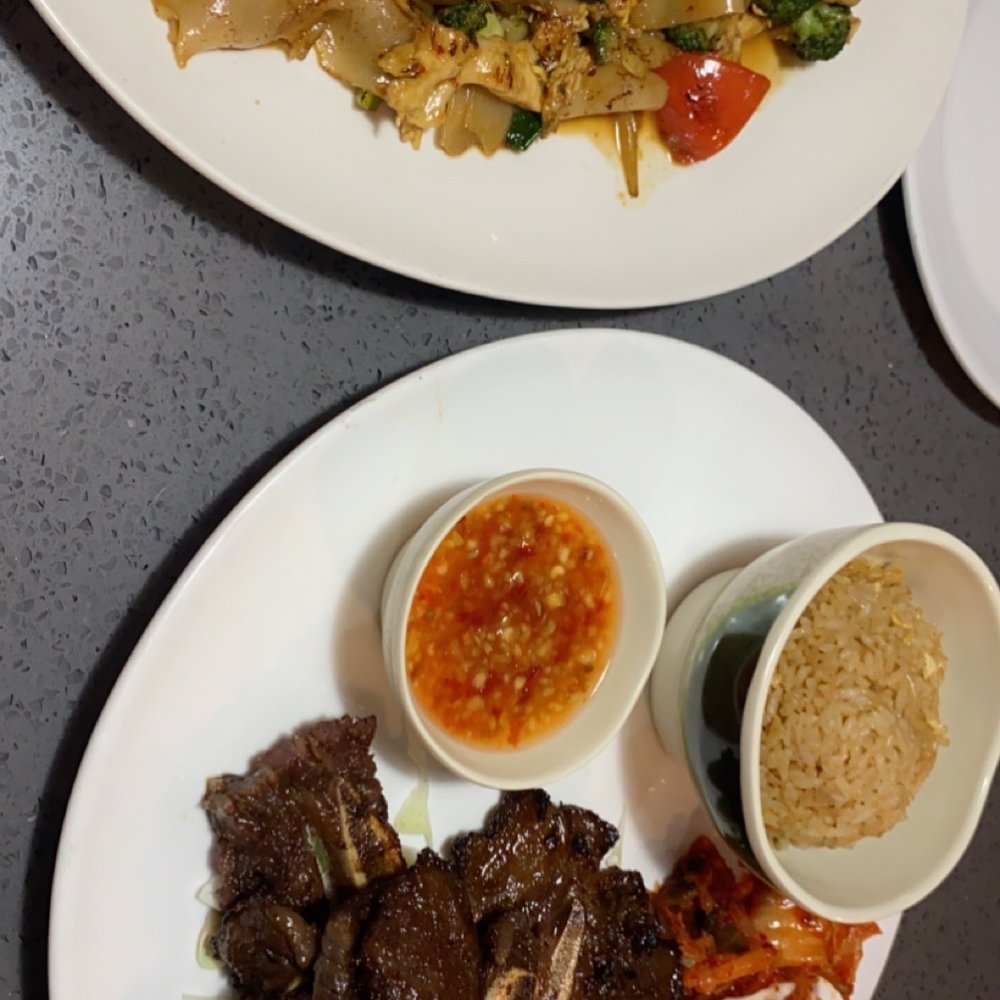 This is drunken noodles and beef ribs. Omg worth every dollar! Definitely coming back. This was delicious.