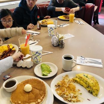 Mil’s Diner - Suitable for family gathering or lunch with many friends. - Diners Near Me - Milpitas, California