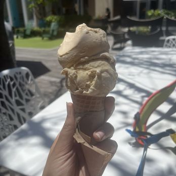 Van Leeuwen Ice Cream - The Point - Bigface Coffee Affogato and Earl Grey Tea in a sugar cone - Vegan Near Me - El Segundo, California Van Leeuwen Ice Cream - The Point - Bigface Coffee Affogato and Earl Grey Tea in a sugar cone - Vegan Near Me - El Segundo, California