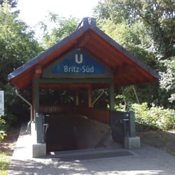 U-Bhf. Britz-Süd - Ausgang Fritz-Reuter-Allee