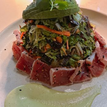 Moxies - Seared Ginger Tuna Salad - Lounges Near Me - Miami, Florida