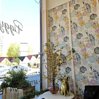 Piggy & Paisley - Great street view for people watching - Patisserie/Cake Shop Near Me - Victoria, British Columbia Piggy & Paisley - Great street view for people watching - Patisserie/Cake Shop Near Me - Victoria, British Columbia