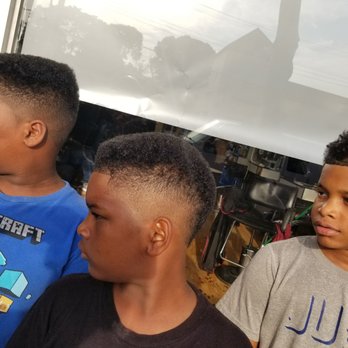Head To Toe Barber Salon - More StaySharpe - Barbers Near Me - New York, New York Head To Toe Barber Salon - More StaySharpe - Barbers Near Me - New York, New York