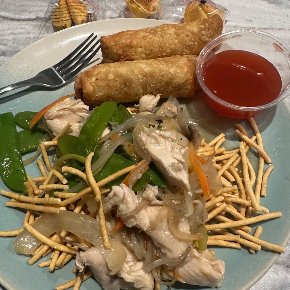 Ocean Pearl - Chicken Chow Mein with crispy noodles and egg rolls. Excellent Flavor! - Chinese Near Me - Oxford, Maine