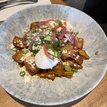Earls Kitchen + Bar - Canadian (New) Near Me - Victoria, British Columbia