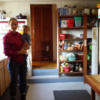 Seaside International Hostel - Communal kitchen and Staff - Hostels Near Me - Seaside, Oregon Seaside International Hostel - Communal kitchen and Staff - Hostels Near Me - Seaside, Oregon