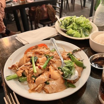 Mein Restaurant - Drunken Noodles - Chinese Near Me - Houston, Texas Mein Restaurant - Drunken Noodles - Chinese Near Me - Houston, Texas