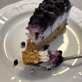 Vegan's Prague - Blueberry cheesecake - Live/Raw Food Near Me - Prague, Puerto Rico