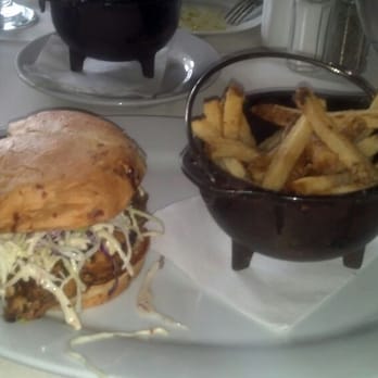 Roaring Fork - Chicken sandwich - American Near Me - Austin, Texas