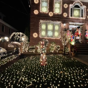 Dyker Heights Christmas Lights - Bus Tours Near Me Dyker Heights Christmas Lights - Bus Tours Near Me