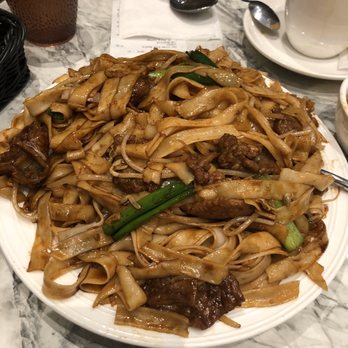 Happy Day Cafe - Pan fried beef with noodle - Hong Kong Style Cafe Near Me - Richmond, British Columbia Happy Day Cafe - Pan fried beef with noodle - Hong Kong Style Cafe Near Me - Richmond, British Columbia