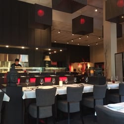 Chi Restaurant & Bar