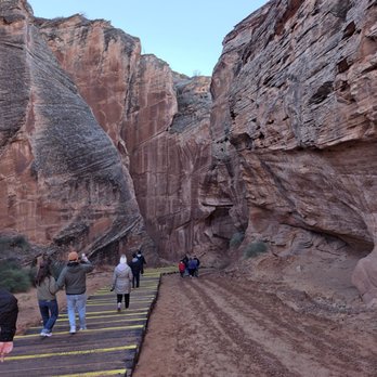 Taadidiin Tours - The walk into Antelope Canyon - Walking Tours Near Me - Page, Arizona