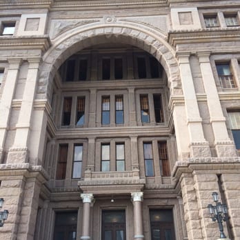 Texas State Capitol - Going into the State Capital Building - Landmarks & Historical Buildings Near Me - Austin, Texas Texas State Capitol - Going into the State Capital Building - Landmarks & Historical Buildings Near Me - Austin, Texas