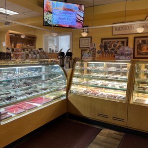 DEBORAH ANN’S SWEET SHOPPE - 58 Photos & 78 Reviews - 409 Main St