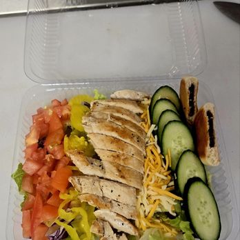 Hellowingz - New American Near Me - Houston, Texas