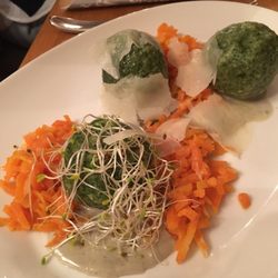 Restaurant Bar Freiwild - Spinach Knöddel with Gorgonzola