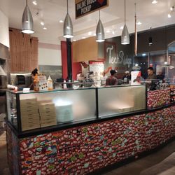 MOD Pizza - Inside