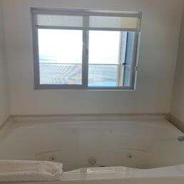 Jacuzzi tub Jacuzzi tub