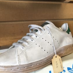 Feet Wise - Retro shoes for old school sneaker heads