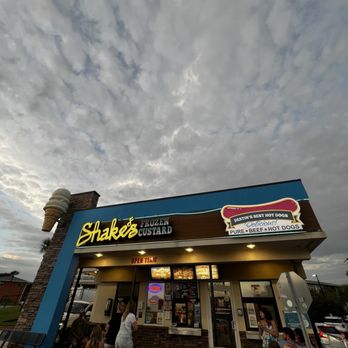 Shakes Frozen Custard - Ice Cream & Frozen Yogurt Near Me - Destin, Florida Shakes Frozen Custard - Ice Cream & Frozen Yogurt Near Me - Destin, Florida