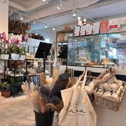 Terra Flowers & Flavours