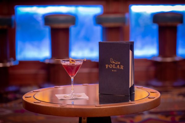 Polar Bar by null