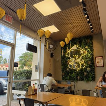 Viet Nom - inside - Vietnamese Near Me - San Diego, California