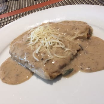 Hotel Campus - Ternera en salsa de champiñones - Hotels Near Me - Barcelona, B