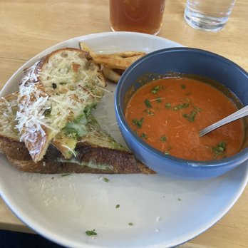 Prep & Pastry - Grilled cheese with Brie and tomato soup - Breakfast & Brunch Near Me - Tucson, Arizona Prep & Pastry - Grilled cheese with Brie and tomato soup - Breakfast & Brunch Near Me - Tucson, Arizona