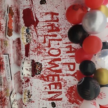 The Cake Plug - a bloody birthday party - Cupcakes Near Me