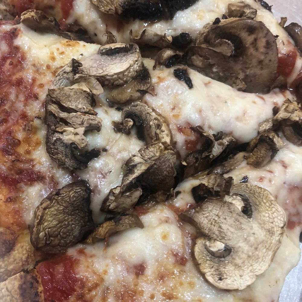 Mushroom pizza Mushroom pizza