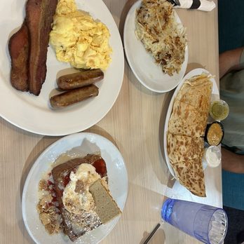 Honeybear Cafe - Breakfast & Brunch Near Me - Chicago, Illinois