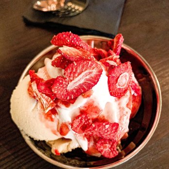 Modern Love Brooklyn - Strawberry Sundae (gf) - Vegan Near Me - Brooklyn, New York Modern Love Brooklyn - Strawberry Sundae (gf) - Vegan Near Me - Brooklyn, New York