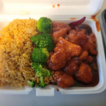 Pekin Tokyo - General tsos with fried rice - Japanese Near Me - Allen Park, Michigan Pekin Tokyo - General tsos with fried rice - Japanese Near Me - Allen Park, Michigan