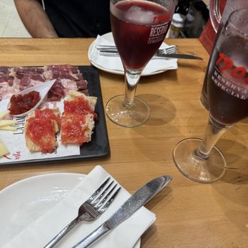 La Jamoteca - Grocery Near Me - Miami, Florida