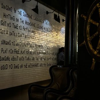 Blackwall Hitch - Front wall - Seafood Near Me - Alexandria, Virginia Blackwall Hitch - Front wall - Seafood Near Me - Alexandria, Virginia