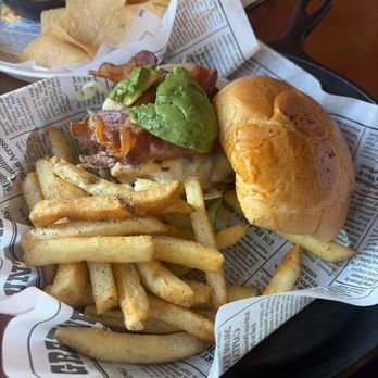 Bubba Gump Shrimp - Texas chicken sandwich (grilled) - Seafood Near Me - New York, New York