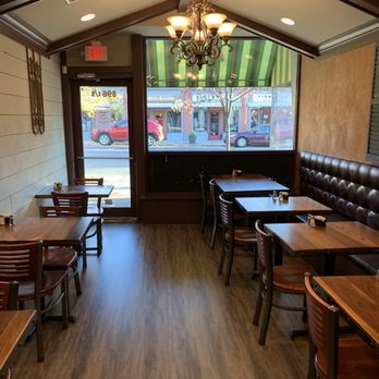 Bella's Cafe - Empty. - Breakfast & Brunch Near Me - New Haven, Connecticut
