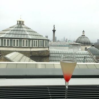 Portrait Restaurant - Pear drop Bellini - British Near Me - London, XGL Portrait Restaurant - Pear drop Bellini - British Near Me - London, XGL