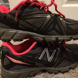 NEW BALANCE FACTORY STORE - Shopping 