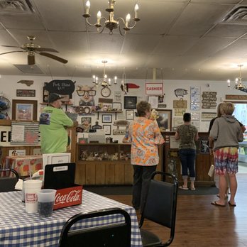 Joe's Barbecue Kitchen - people in a restaurant - Barbeque Near Me - Whiteville, North Carolina Joe's Barbecue Kitchen - people in a restaurant - Barbeque Near Me - Whiteville, North Carolina