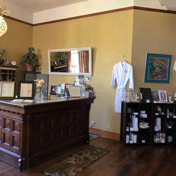 Balch Hotel - Front desk - Hotels Near Me - Dufur, Oregon Balch Hotel - Front desk - Hotels Near Me - Dufur, Oregon