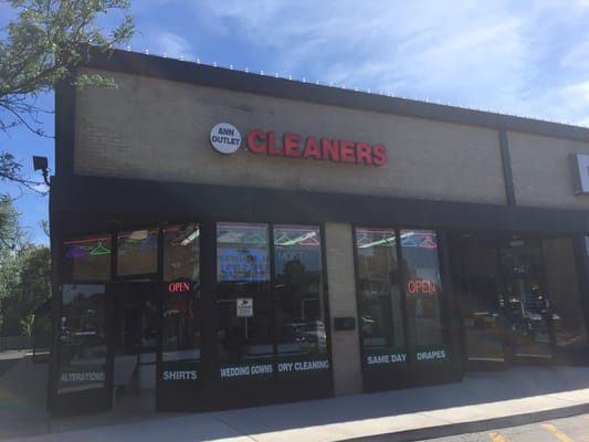 Ann Outlet Cleaners