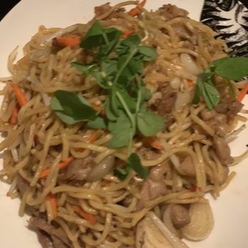 Fuhu - Chicken lo Mein - Asian Fusion Near Me - Las Vegas, Nevada Fuhu - Chicken lo Mein - Asian Fusion Near Me - Las Vegas, Nevada